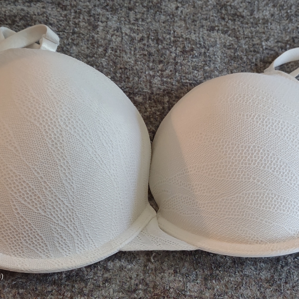 Maidenform bra, size 38D